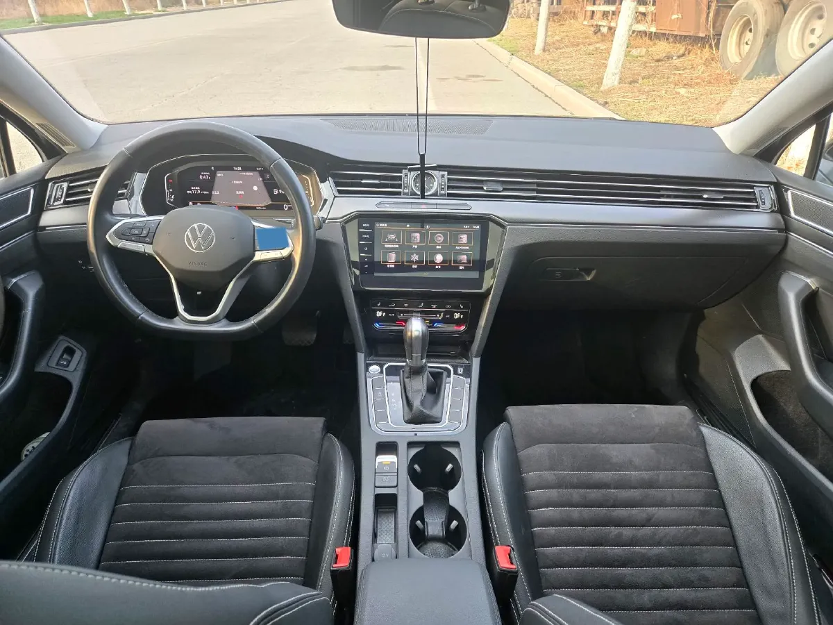 2021 Volkswagen Magotan 2.0T 186HP L4 7DCT,autocango,china used car exporter,china ev exporter,chinese used car exporter,chinese used ev exporter