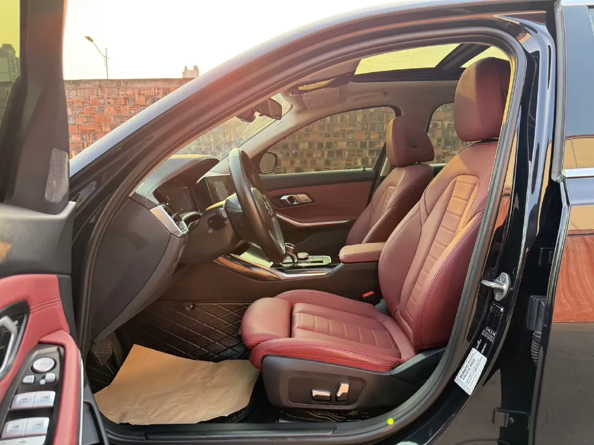 2021 BMW 3 Series 2.0T 156HP L4 8AT,autocango,china used car exporter,china ev exporter,chinese used car exporter,chinese used ev exporter