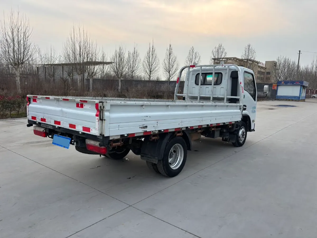 2022 DongFeng Fengon Fengon 500 1.5L 116HP L4 5MT,autocango,china used car exporter,china ev exporter,chinese used car exporter,chinese used ev exporter