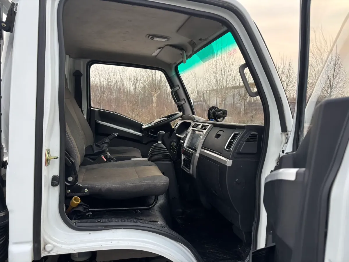 2022 DongFeng Fengon Fengon 500 1.5L 116HP L4 5MT,autocango,china used car exporter,china ev exporter,chinese used car exporter,chinese used ev exporter