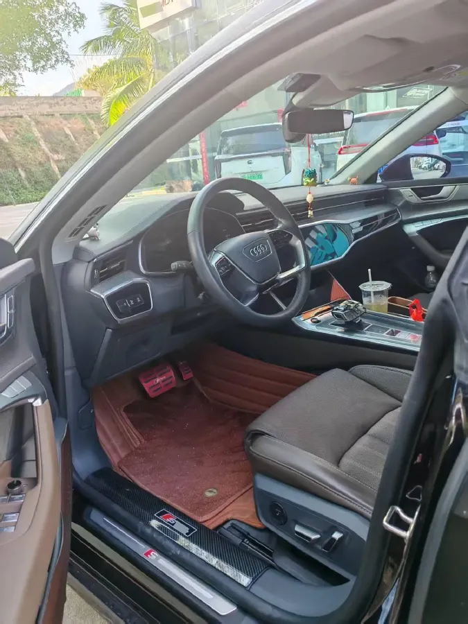 2024 Audi A7L 2.0T 245HP L4 7DCT,autocango,china used car exporter,china ev exporter,chinese used car exporter,chinese used ev exporter