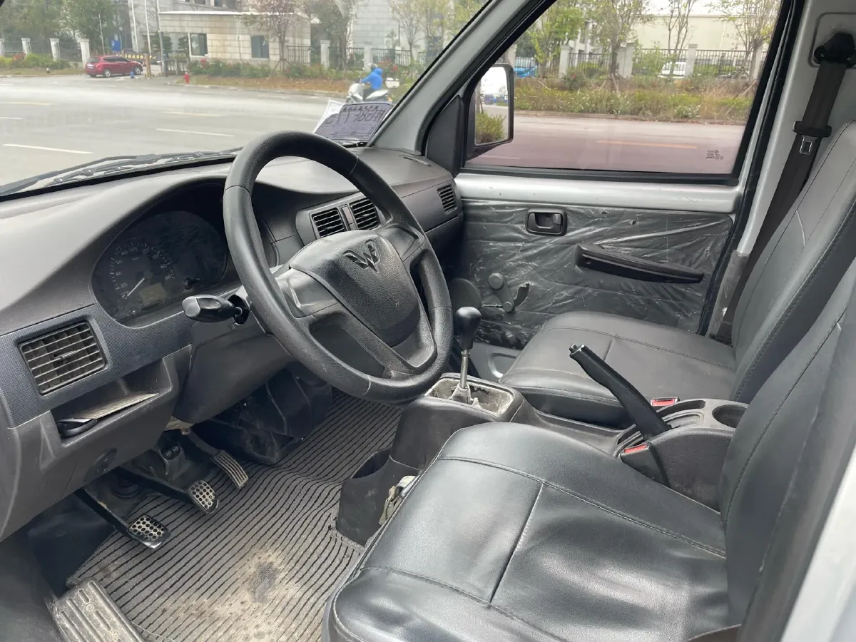 2019 WuLing RongGuang Mini Truck 1.5L 107HP L4 5MT,autocango,china used car exporter,china ev exporter,chinese used car exporter,chinese used ev exporter