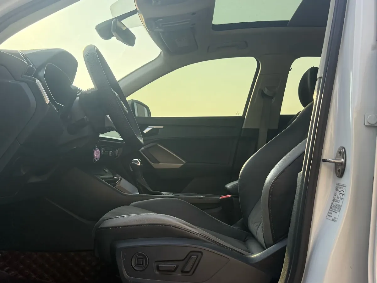 2022 Audi Q3 1.4T 150HP L4 7DCT,autocango,china used car exporter,china ev exporter,chinese used car exporter,chinese used ev exporter