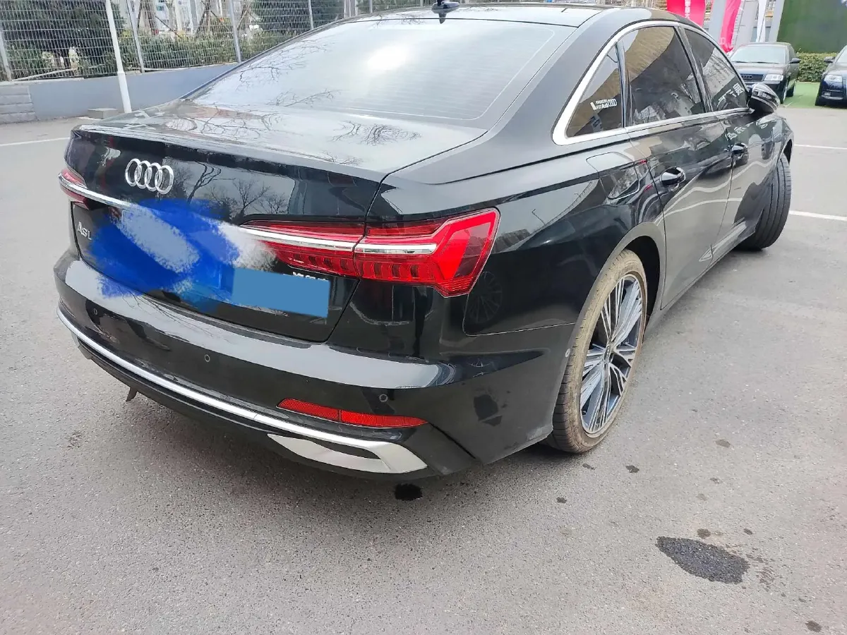 2025 Audi A6L 2.0T 245HP L4 7DCT,autocango,china used car exporter,china ev exporter,chinese used car exporter,chinese used ev exporter