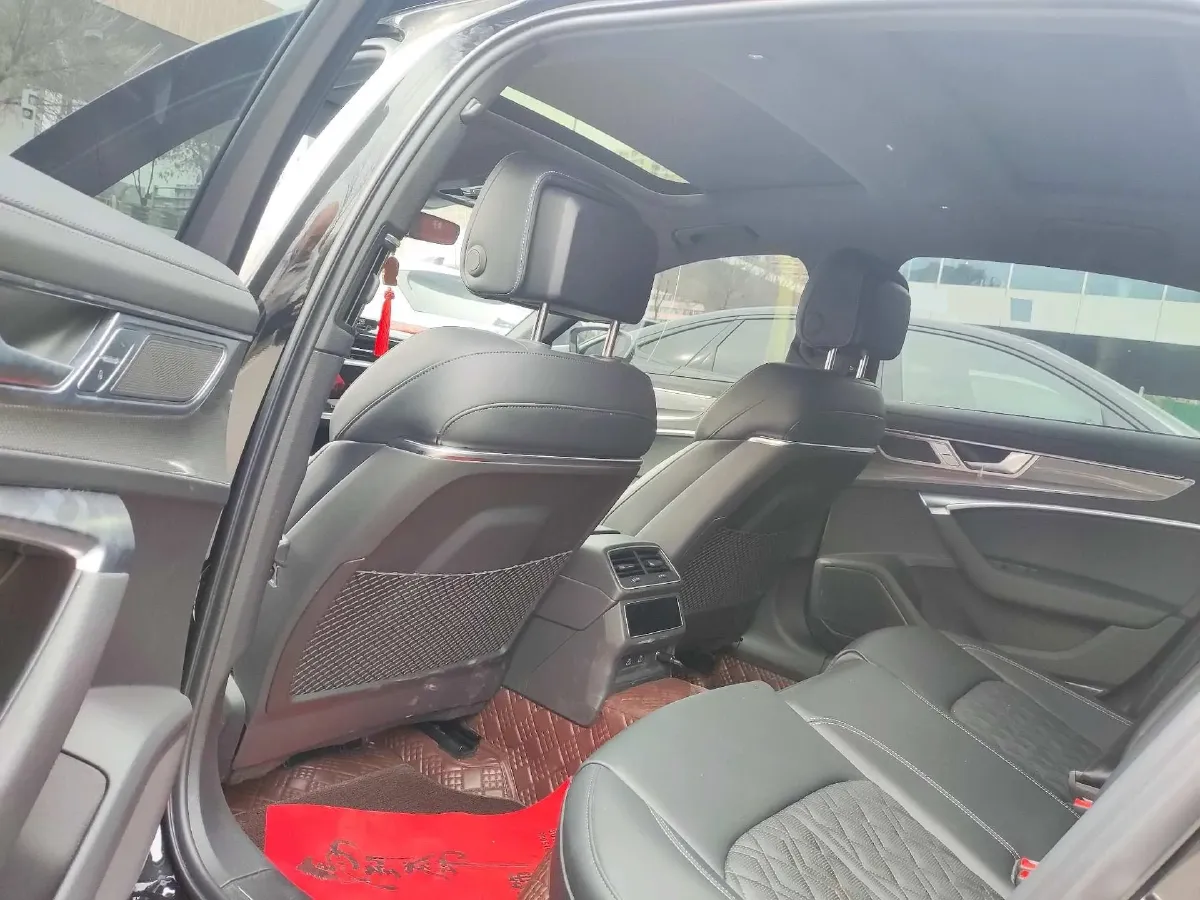 2025 Audi A6L 2.0T 245HP L4 7DCT,autocango,china used car exporter,china ev exporter,chinese used car exporter,chinese used ev exporter