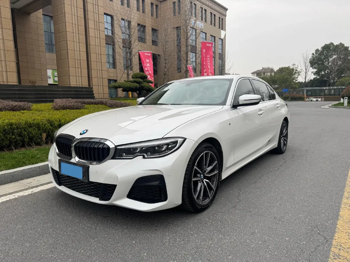 2022 BMW 3 Series 2.0T 156HP L4 8AT,autocango,china used car exporter,china ev exporter,chinese used car exporter,chinese used ev exporter