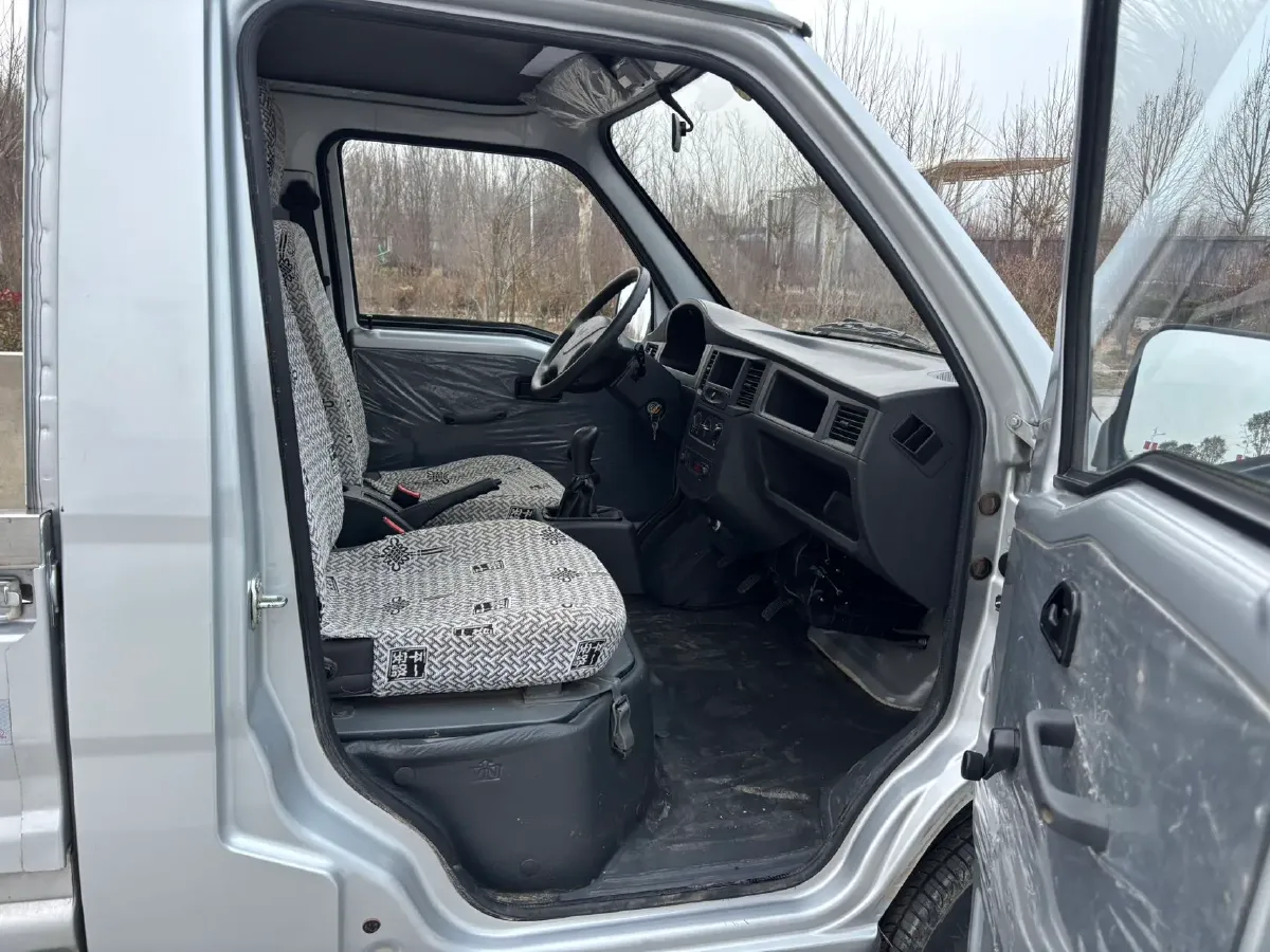 2021 WuLing RongGuang Mini Truck 1.2L 76HP L4 5MT,autocango,china used car exporter,china ev exporter,chinese used car exporter,chinese used ev exporter