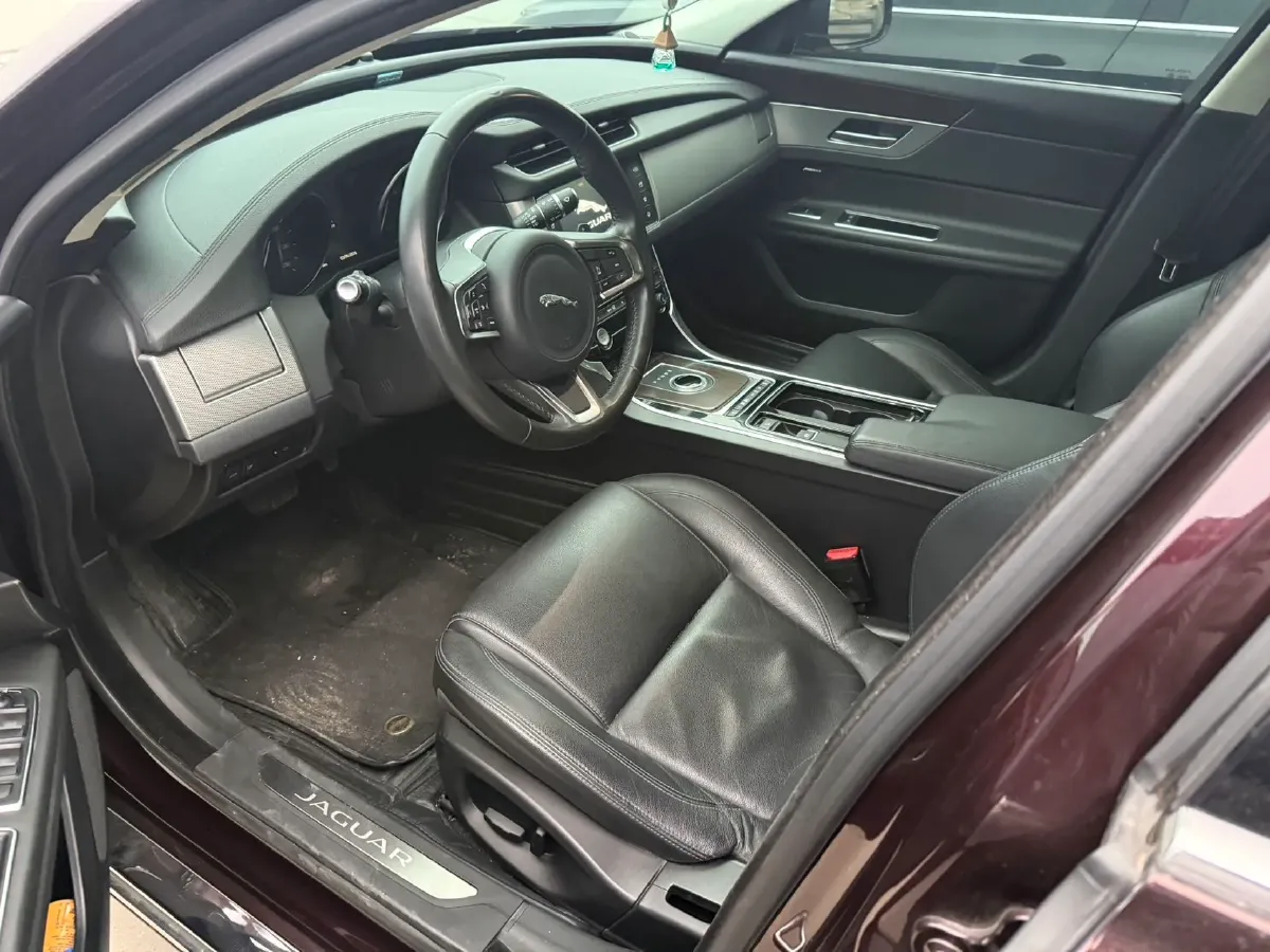 2018 Jaguar XFL 2.0T 200HP L4 8AT,autocango,china used car exporter,china ev exporter,chinese used car exporter,chinese used ev exporter