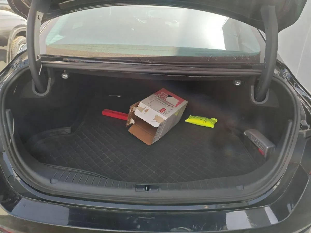 2020 HongQi H5 1.5T 169HP L4 7DCT,autocango,china used car exporter,china ev exporter,chinese used car exporter,chinese used ev exporter