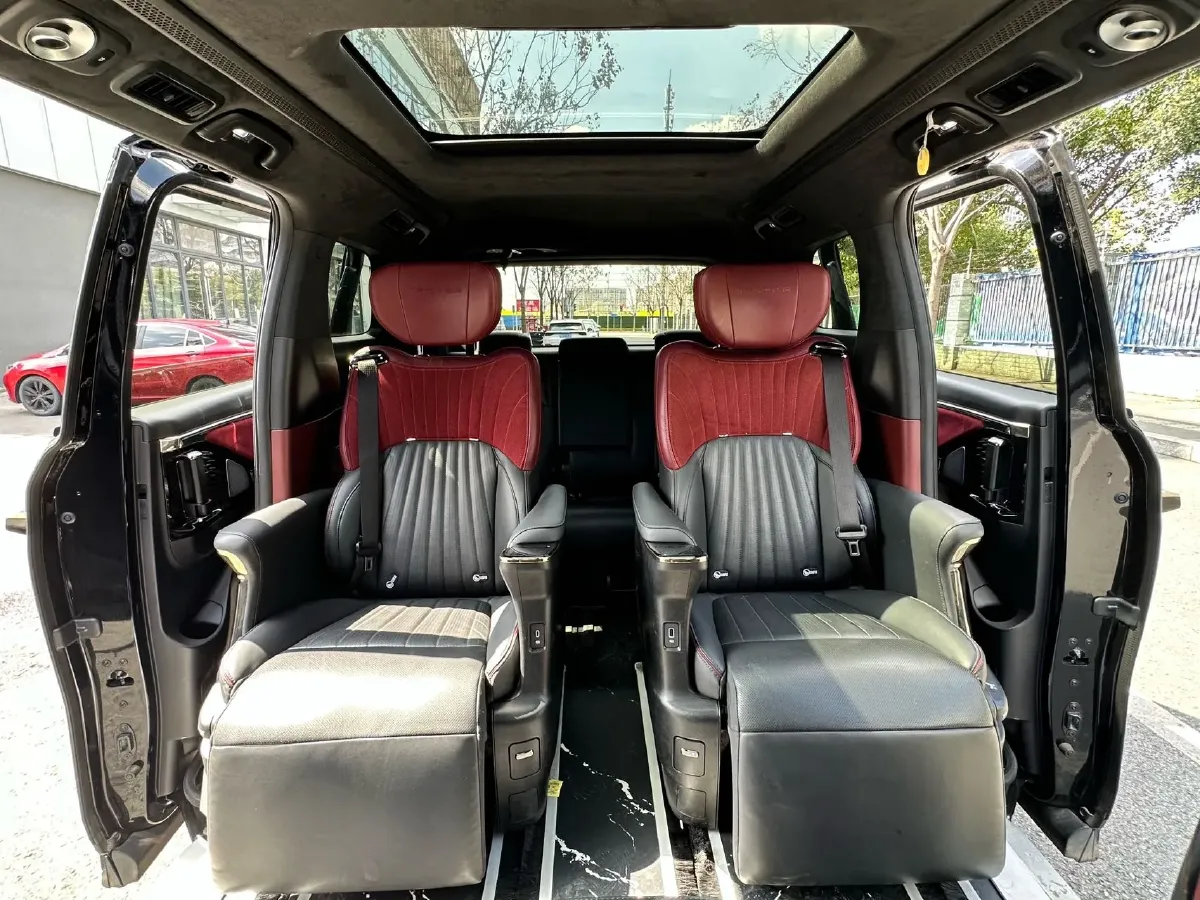 2024 GAC Trumpchi M8 2.0T 252HP L4 8AT,autocango,china used car exporter,china ev exporter,chinese used car exporter,chinese used ev exporter