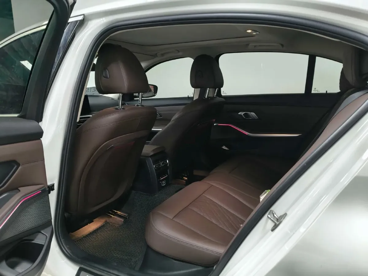 2023 BMW 3 Series 2.0T 184HP L4 8AT,autocango,china used car exporter,china ev exporter,chinese used car exporter,chinese used ev exporter