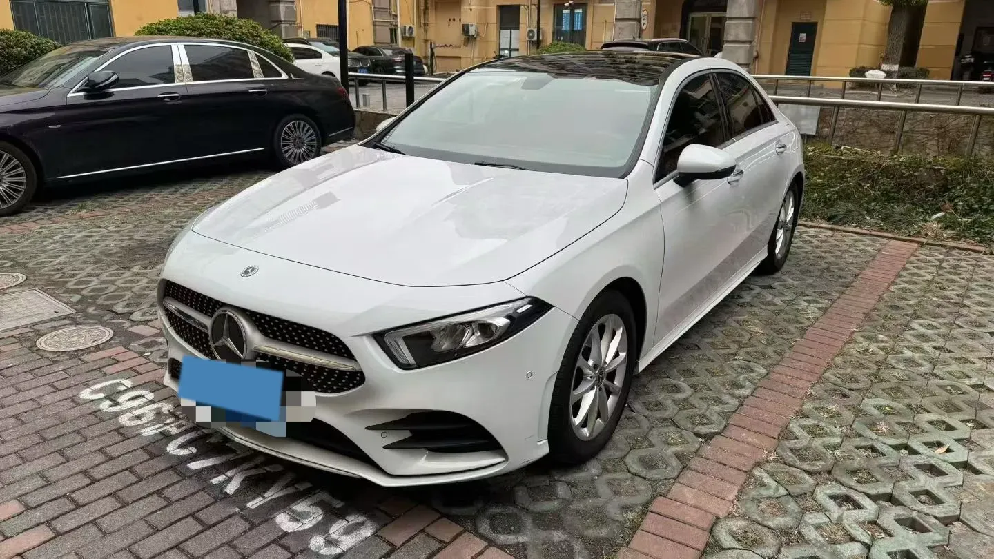 2020 Mercedes-Benz A Class 1.3T 163HP L4 7DCT,autocango,china used car exporter,china ev exporter,chinese used car exporter,chinese used ev exporter