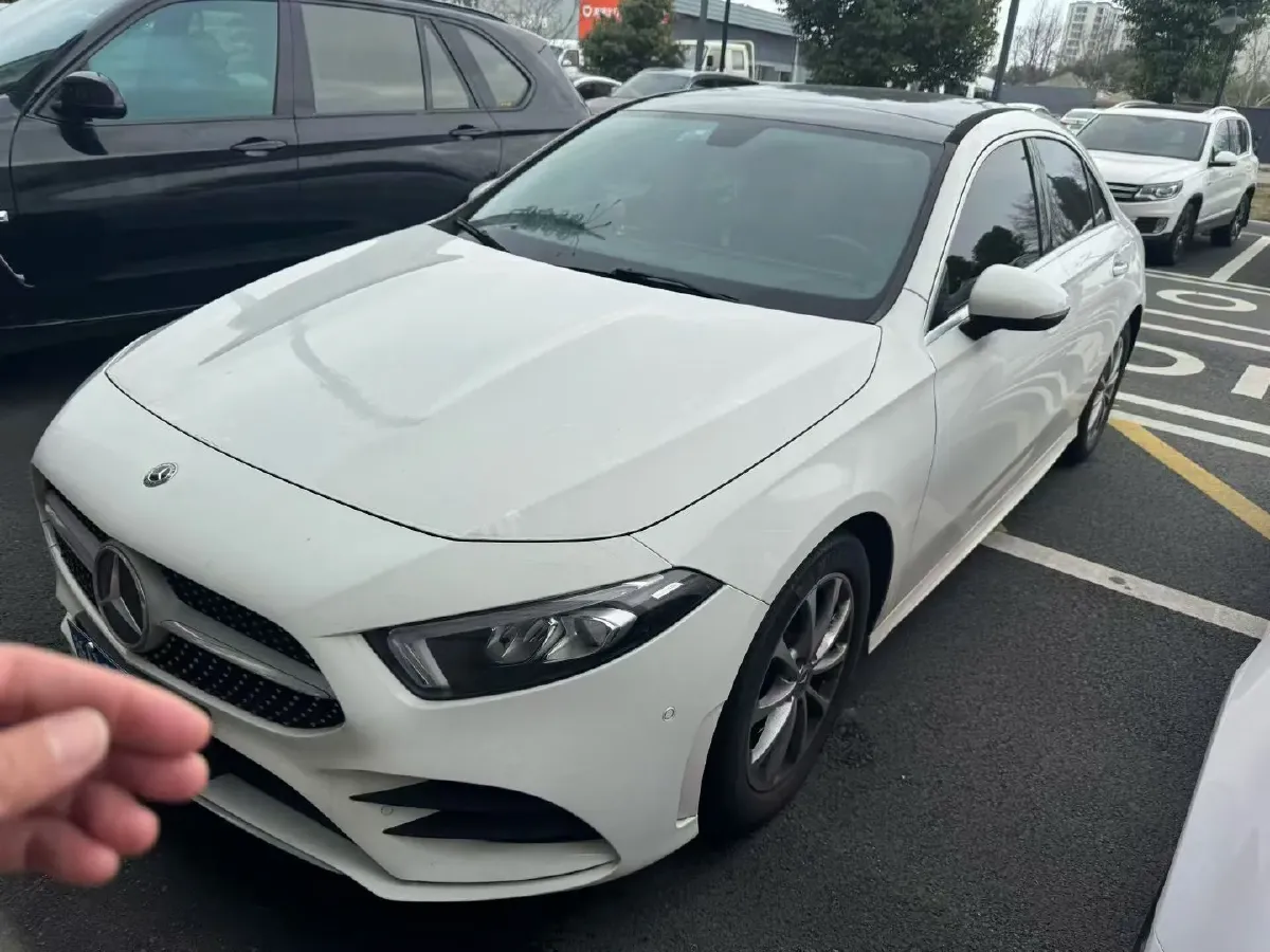 2020 Mercedes-Benz A Class 1.3T 163HP L4 7DCT,autocango,china used car exporter,china ev exporter,chinese used car exporter,chinese used ev exporter
