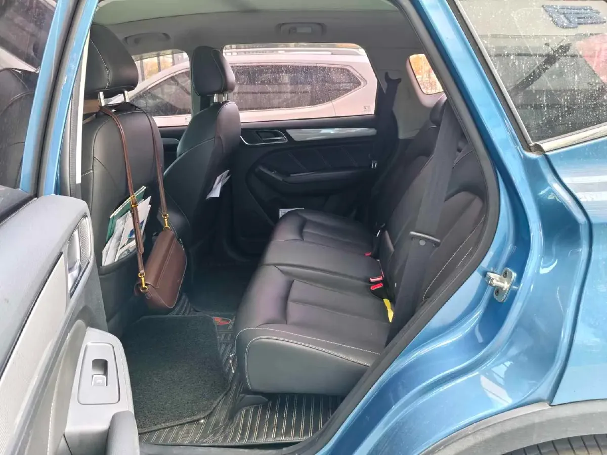 2019 Roewe i6 1.5T 169HP L4 7DCT,autocango,china used car exporter,china ev exporter,chinese used car exporter,chinese used ev exporter