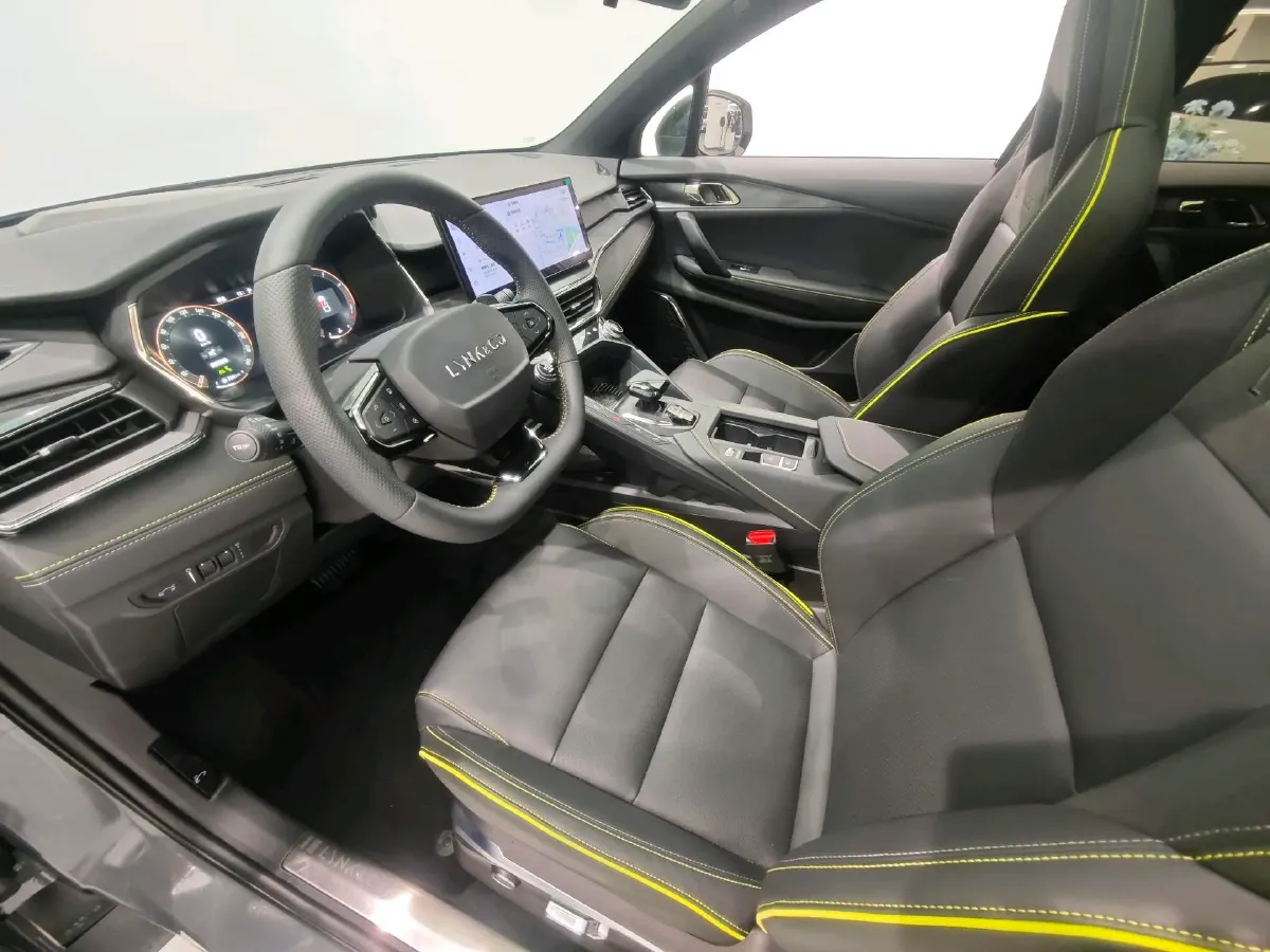 2023 LYNK&CO 06 1.5T 181HP L4 7DCT,autocango,china used car exporter,china ev exporter,chinese used car exporter,chinese used ev exporter