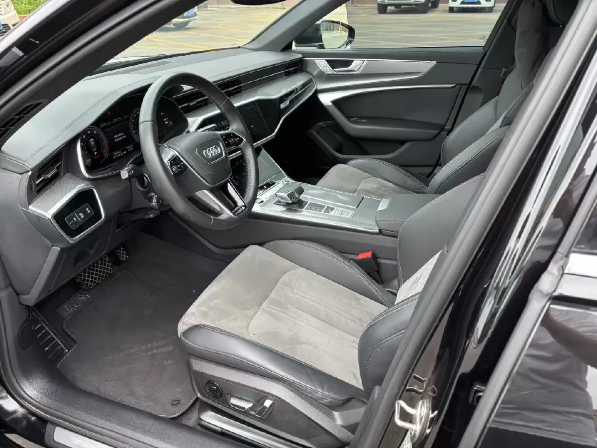 2023 Audi A6L 2.0T 190HP L4 7DCT,autocango,china used car exporter,china ev exporter,chinese used car exporter,chinese used ev exporter