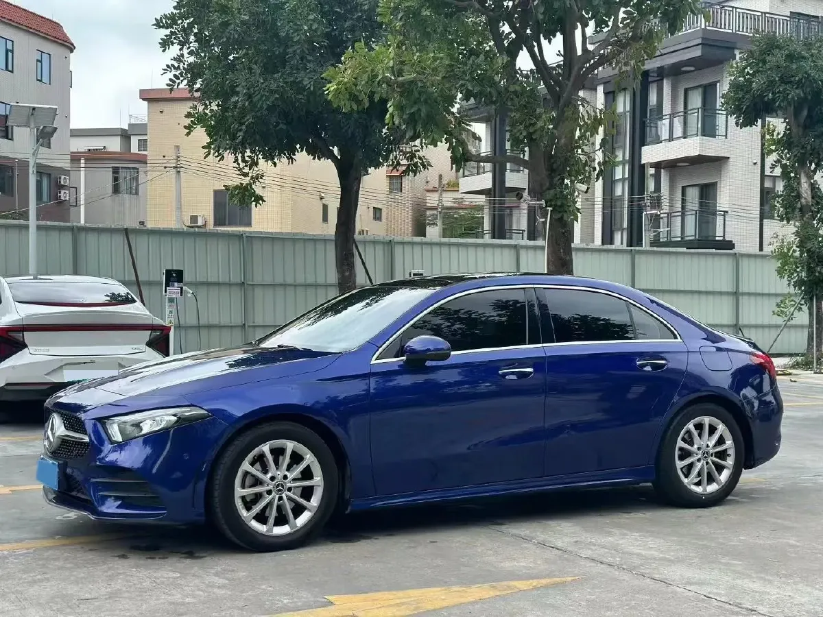 2020 Mercedes-Benz A Class 1.3T 163HP L4 7DCT,autocango,china used car exporter,china ev exporter,chinese used car exporter,chinese used ev exporter