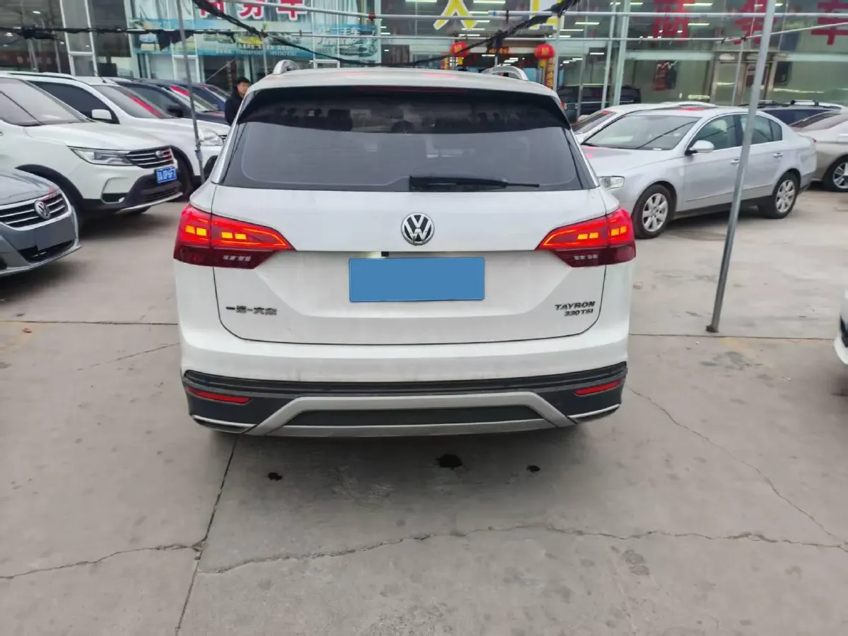 2019 Jeep Cherokee 2.0T 234HP L4 9AT,autocango,china used car exporter,china ev exporter,chinese used car exporter,chinese used ev exporter