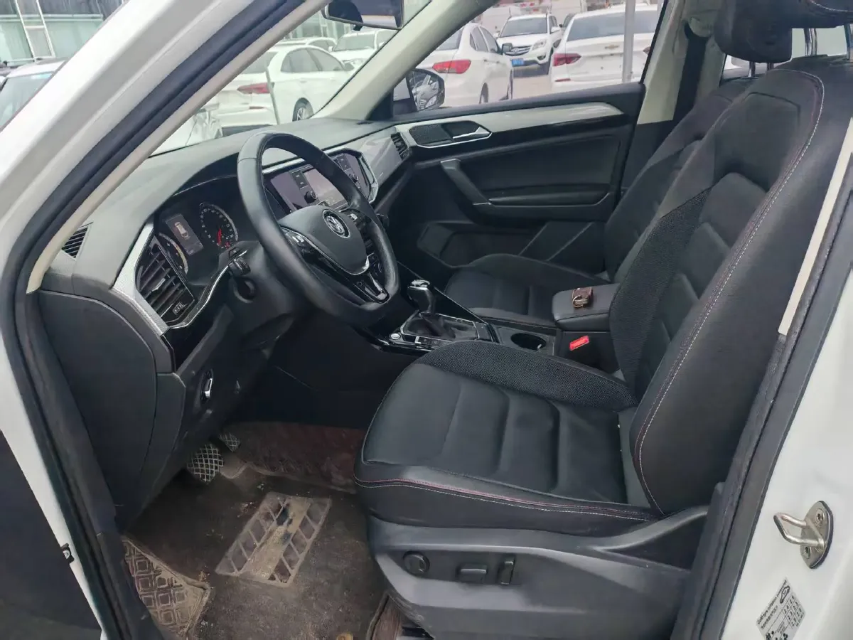 2019 Jeep Cherokee 2.0T 234HP L4 9AT,autocango,china used car exporter,china ev exporter,chinese used car exporter,chinese used ev exporter