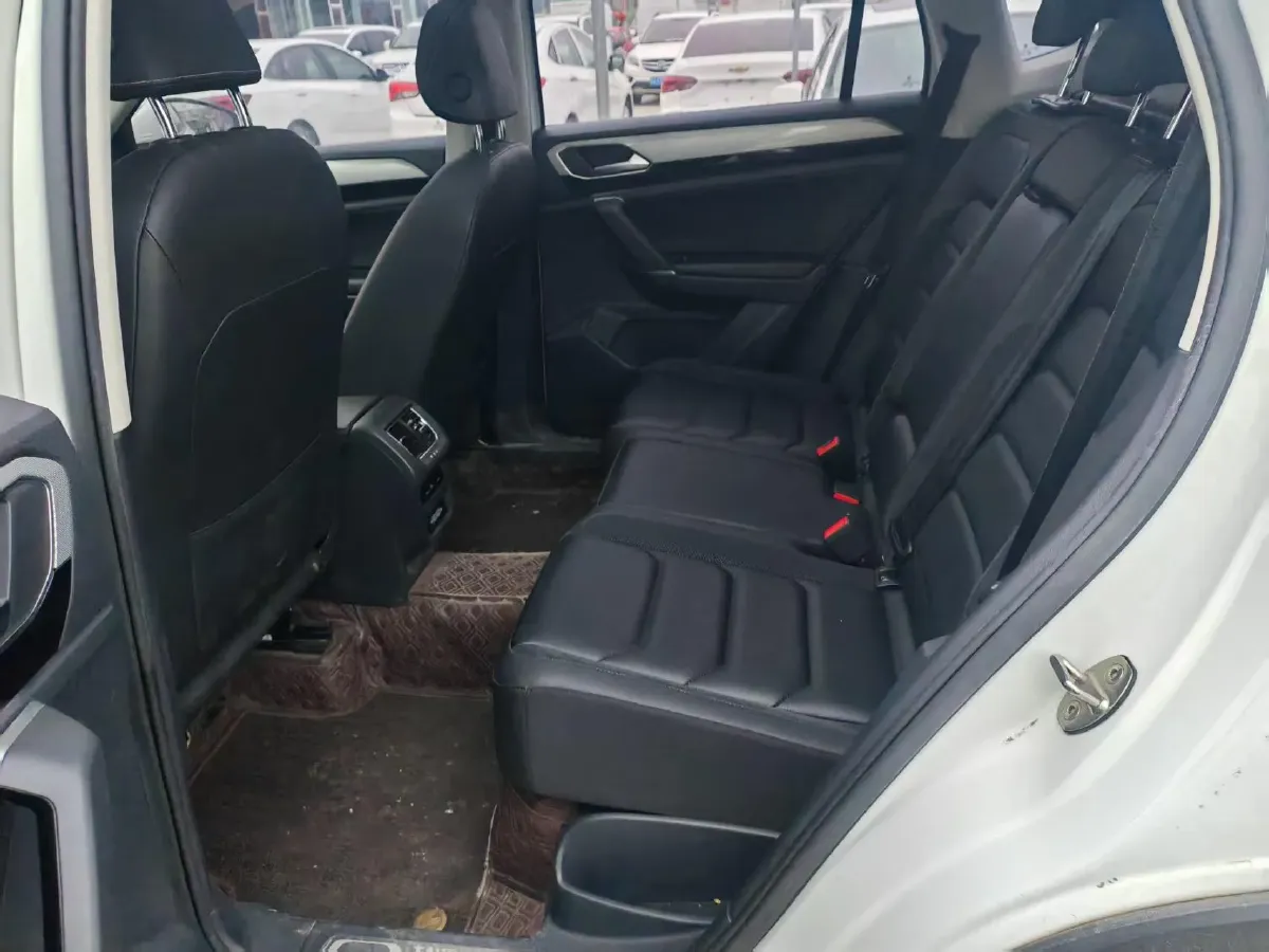 2019 Jeep Cherokee 2.0T 234HP L4 9AT,autocango,china used car exporter,china ev exporter,chinese used car exporter,chinese used ev exporter