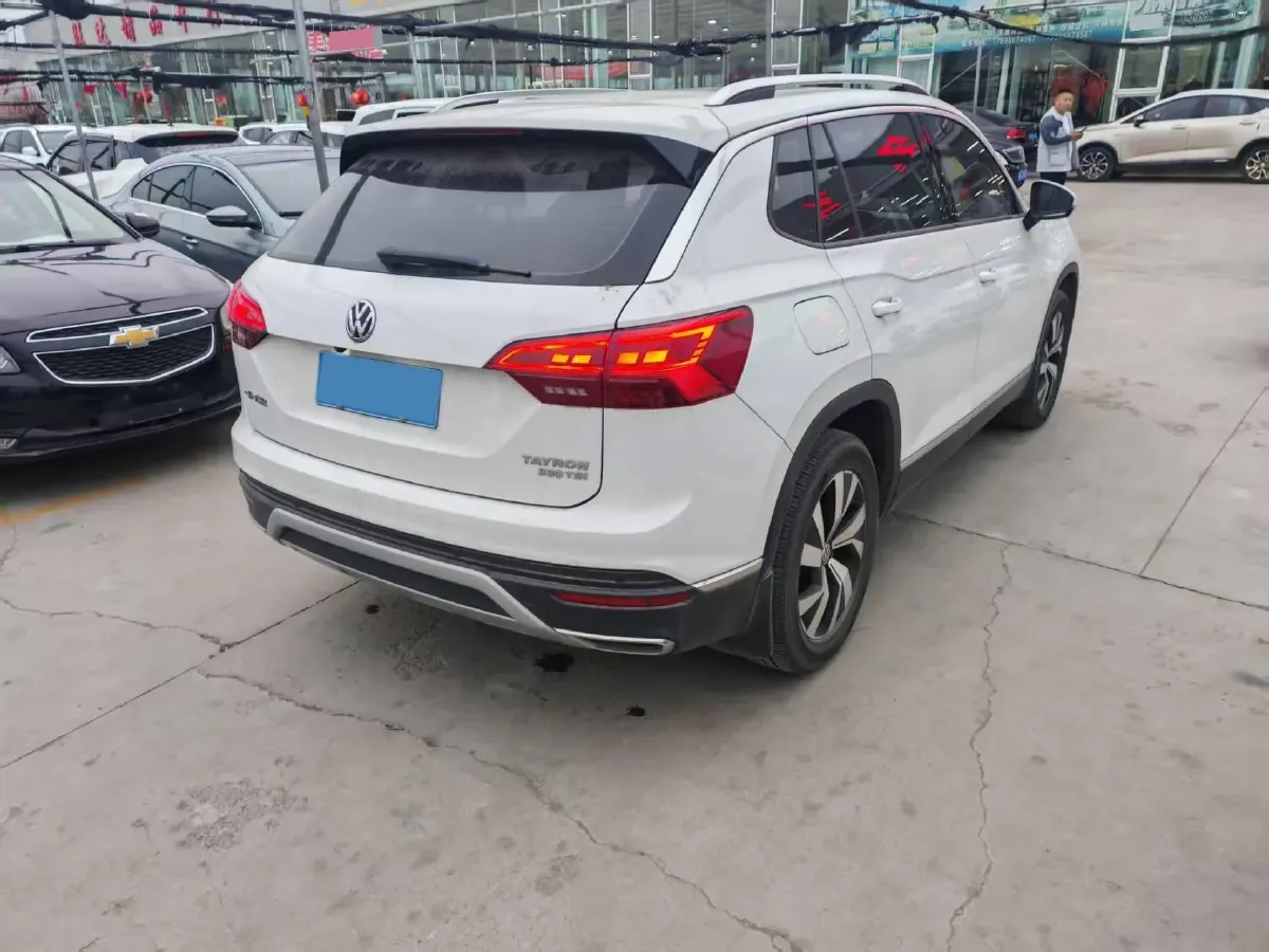 2019 Jeep Cherokee 2.0T 234HP L4 9AT,autocango,china used car exporter,china ev exporter,chinese used car exporter,chinese used ev exporter