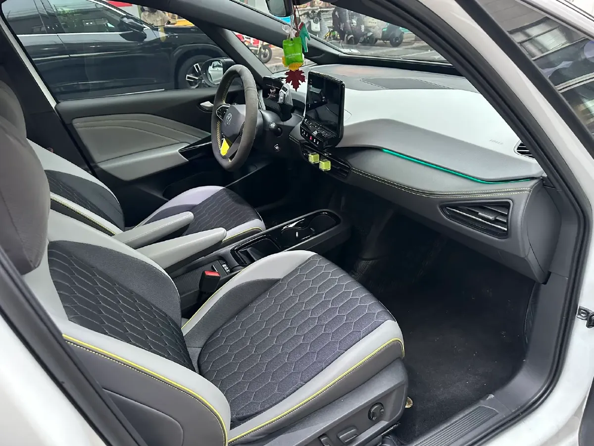 2024 Volkswagen ID.3 BEV 52.8KWH,autocango,china used car exporter,china ev exporter,chinese used car exporter,chinese used ev exporter