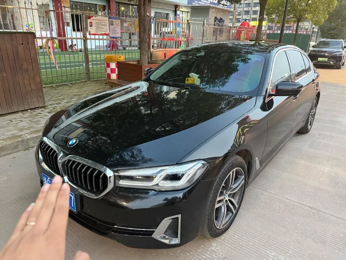 2022 BMW 5 Series 2.0T 252HP L4 8AT,autocango,china used car exporter,china ev exporter,chinese used car exporter,chinese used ev exporter