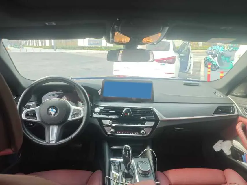 2022 BMW 5 Series 2.0T 252HP L4 8AT,autocango,china used car exporter,china ev exporter,chinese used car exporter,chinese used ev exporter