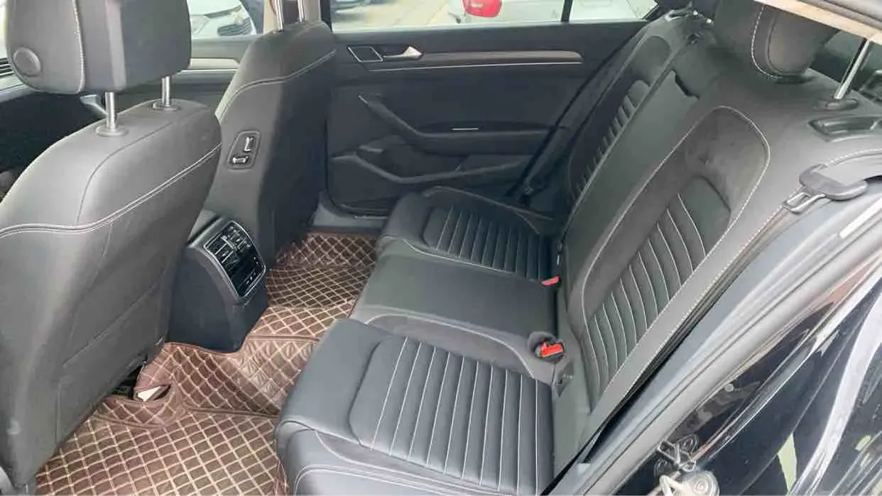 2020 Volkswagen Magotan 2.0T 186HP L4 7DCT,autocango,china used car exporter,china ev exporter,chinese used car exporter,chinese used ev exporter