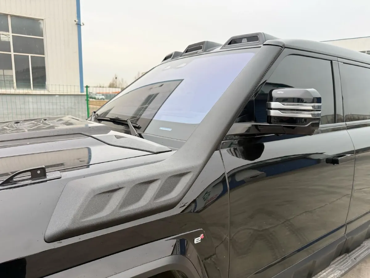 2024 YangWang U8 2.0T 272HP L4 REEV 49.05KWH,autocango,china used car exporter,china ev exporter,chinese used car exporter,chinese used ev exporter