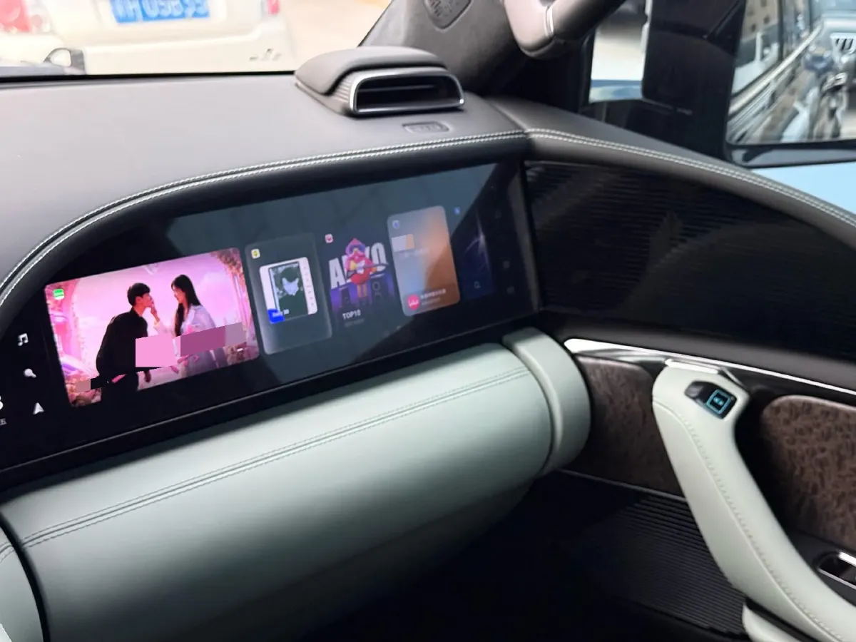 2024 YangWang U8 2.0T 272HP L4 REEV 49.05KWH,autocango,china used car exporter,china ev exporter,chinese used car exporter,chinese used ev exporter