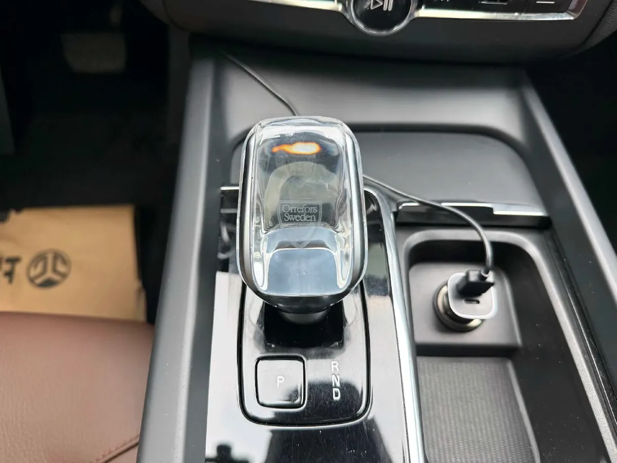 2023 Volvo XC60 2.0T 250HP L4 8AT,autocango,china used car exporter,china ev exporter,chinese used car exporter,chinese used ev exporter