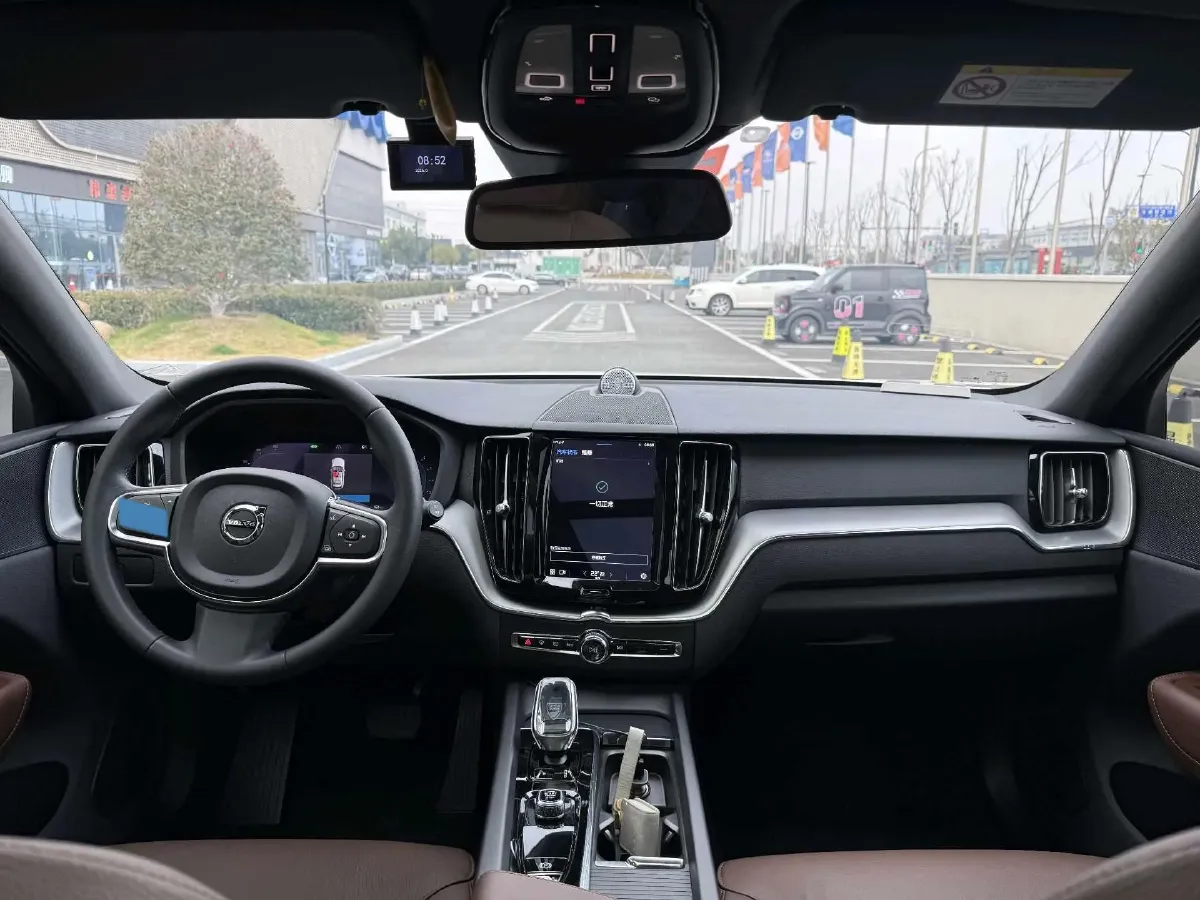 2023 Volvo XC60 2.0T 250HP L4 8AT,autocango,china used car exporter,china ev exporter,chinese used car exporter,chinese used ev exporter