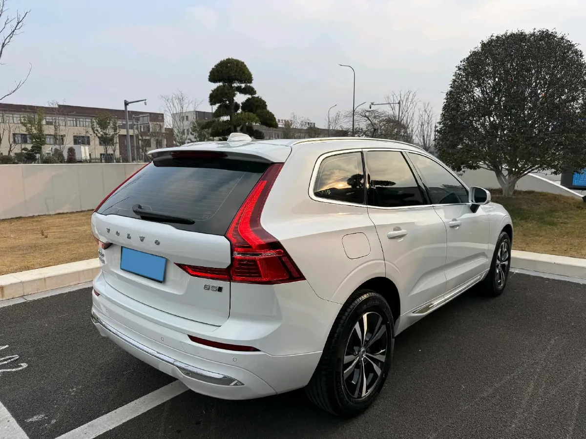 2023 Volvo XC60 2.0T 250HP L4 8AT,autocango,china used car exporter,china ev exporter,chinese used car exporter,chinese used ev exporter