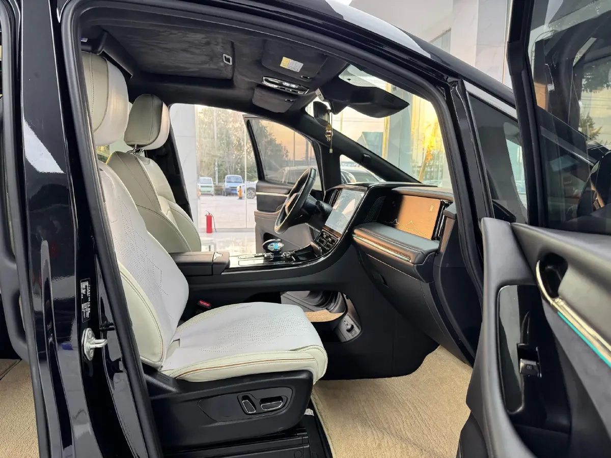 2023 GAC Trumpchi M8 2.0T 252HP L4 8AT,autocango,china used car exporter,china ev exporter,chinese used car exporter,chinese used ev exporter