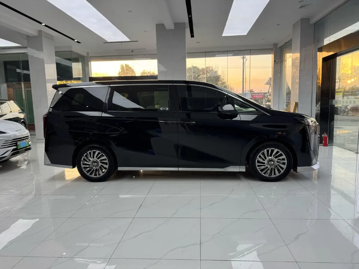 2023 GAC Trumpchi M8 2.0T 252HP L4 8AT,autocango,china used car exporter,china ev exporter,chinese used car exporter,chinese used ev exporter
