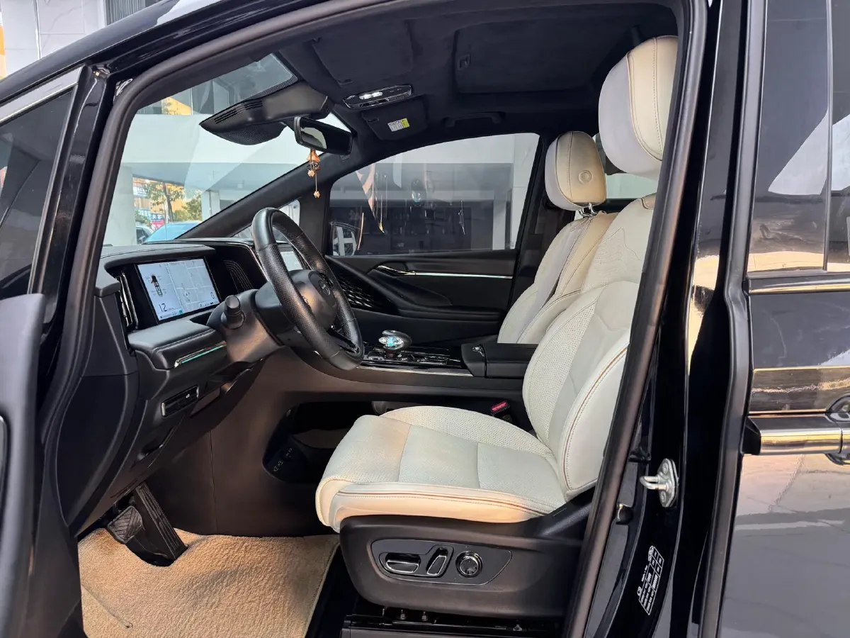 2023 GAC Trumpchi M8 2.0T 252HP L4 8AT,autocango,china used car exporter,china ev exporter,chinese used car exporter,chinese used ev exporter