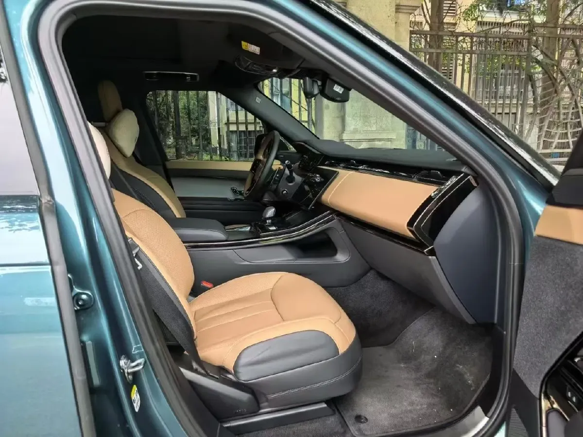 2024 Land Rover Range Rover Sport 3.0T 400HP L6 8AT,autocango,china used car exporter,china ev exporter,chinese used car exporter,chinese used ev exporter