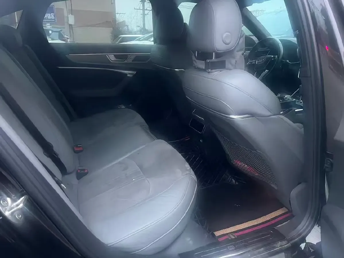 2023 Audi A6L 2.0T 245HP L4 7DCT,autocango,china used car exporter,china ev exporter,chinese used car exporter,chinese used ev exporter