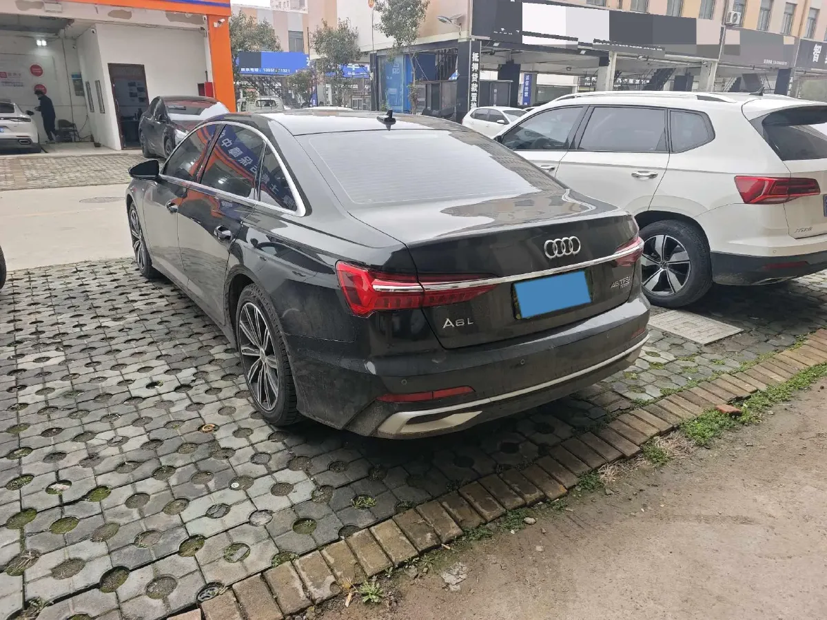 2023 Audi A6L 2.0T 245HP L4 7DCT,autocango,china used car exporter,china ev exporter,chinese used car exporter,chinese used ev exporter