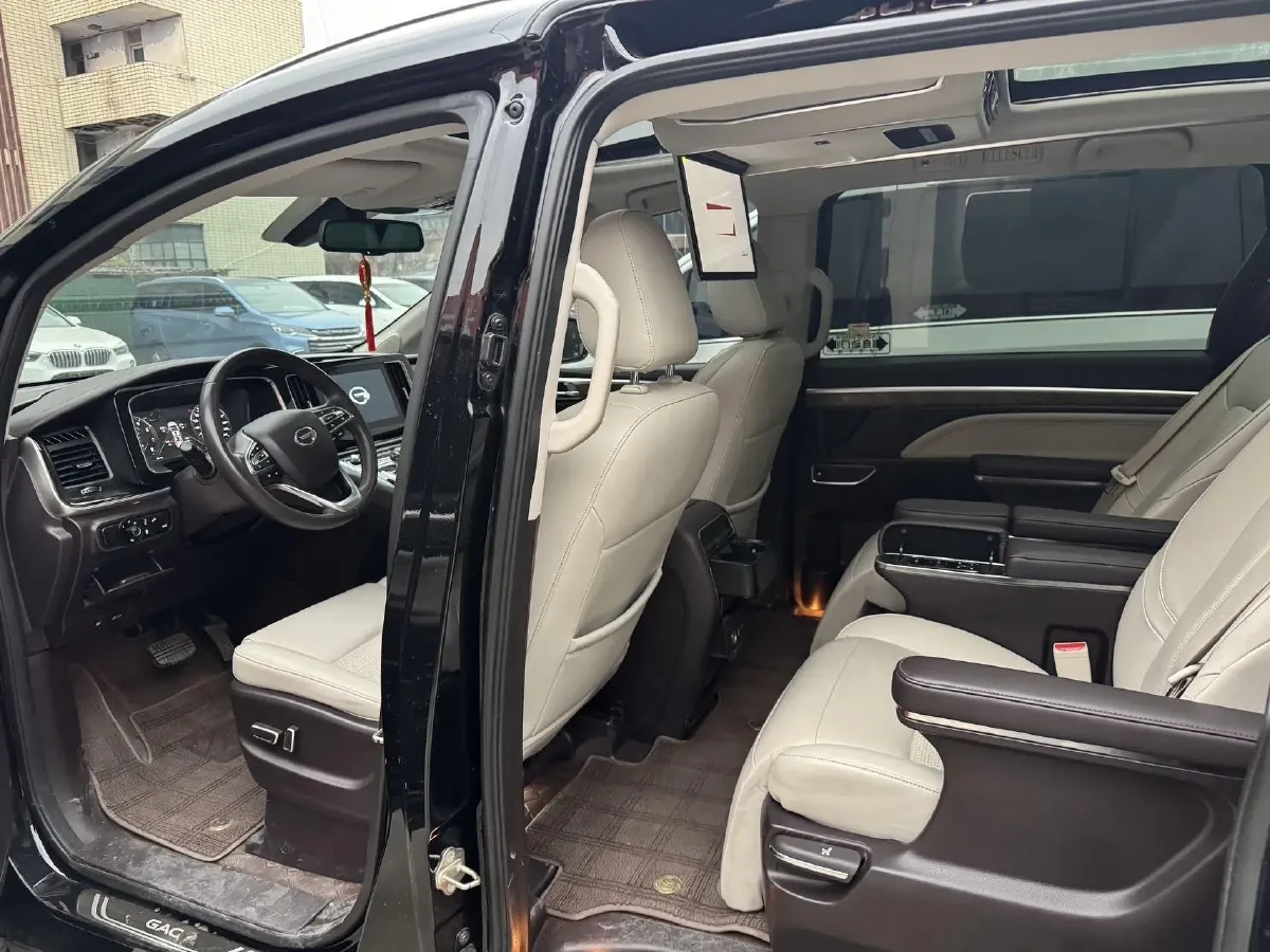 2021 GAC Trumpchi M8 2.0T 252HP L4 8AT,autocango,china used car exporter,china ev exporter,chinese used car exporter,chinese used ev exporter