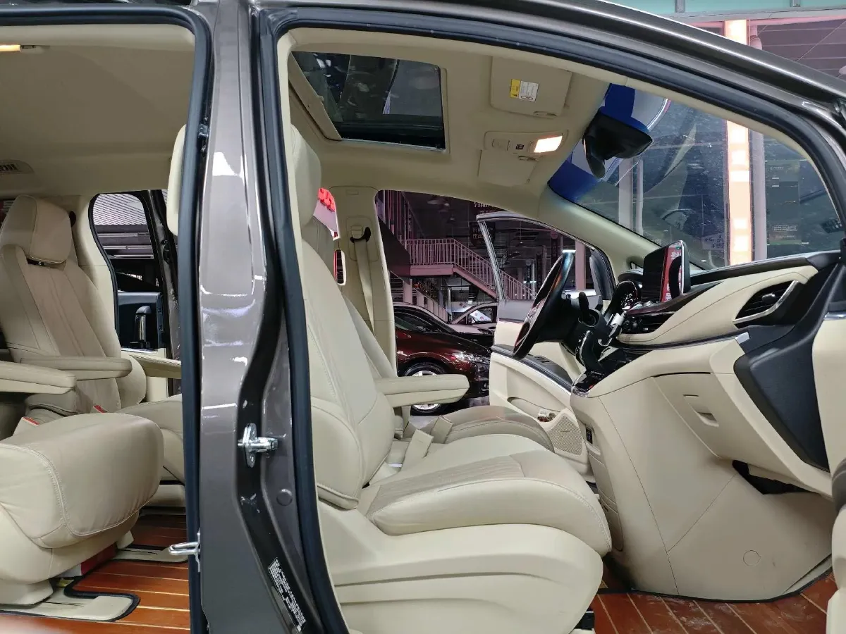 2023 Buick GL8 2.0T 237HP L4 9AT,autocango,china used car exporter,china ev exporter,chinese used car exporter,chinese used ev exporter