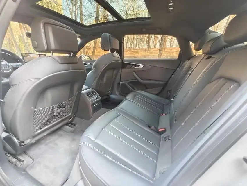 2023 Audi A4L 2.0T 190HP L4 7DCT,autocango,china used car exporter,china ev exporter,chinese used car exporter,chinese used ev exporter