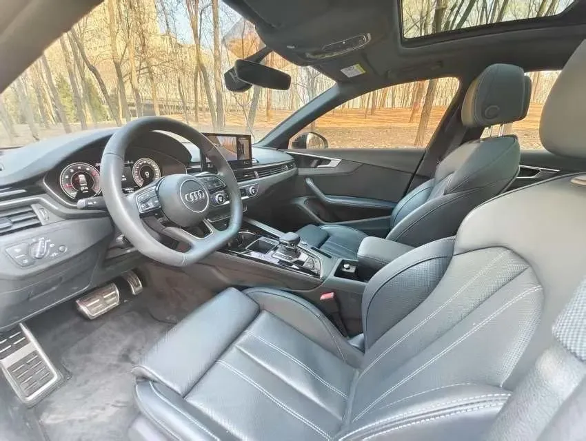 2023 Audi A4L 2.0T 190HP L4 7DCT,autocango,china used car exporter,china ev exporter,chinese used car exporter,chinese used ev exporter