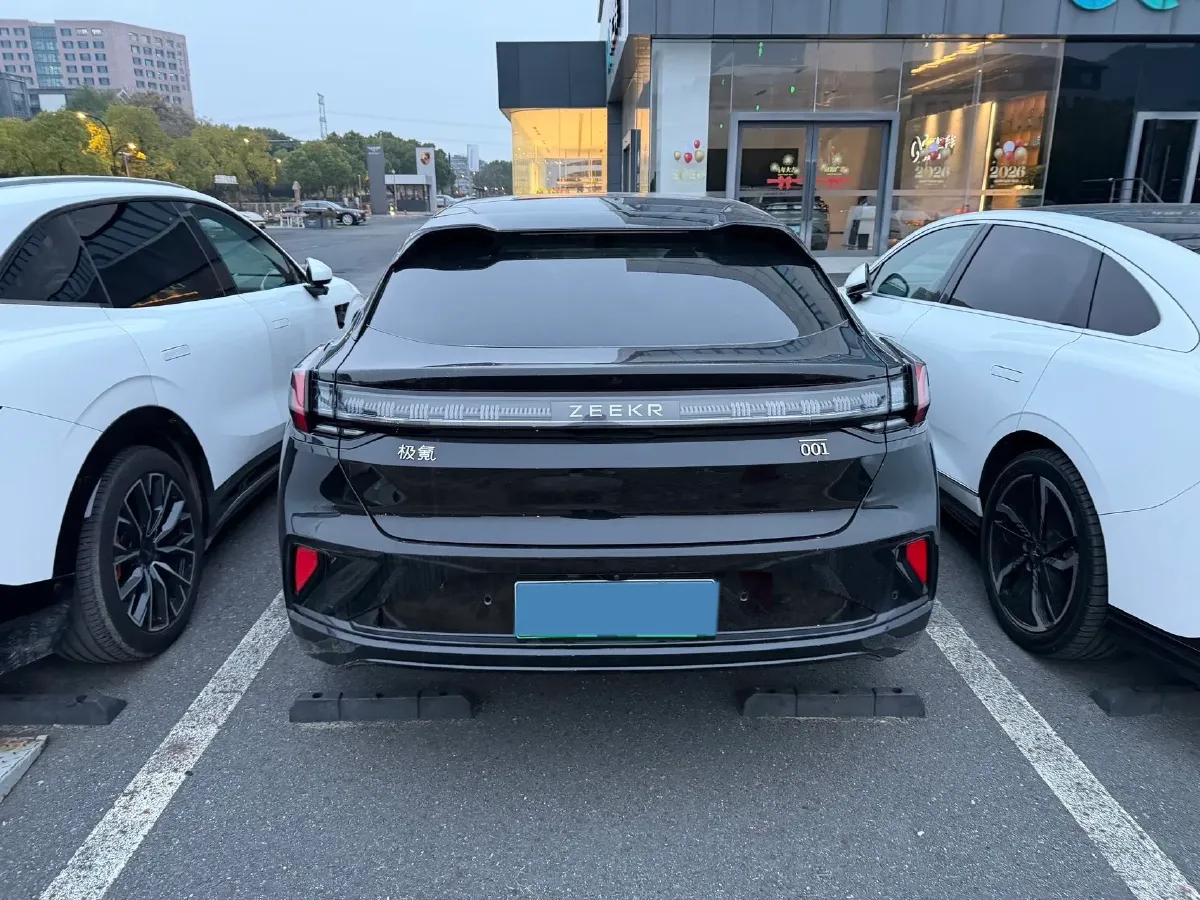 2025 Zeekr 001 BEV 100KWH,autocango,china used car exporter,china ev exporter,chinese used car exporter,chinese used ev exporter