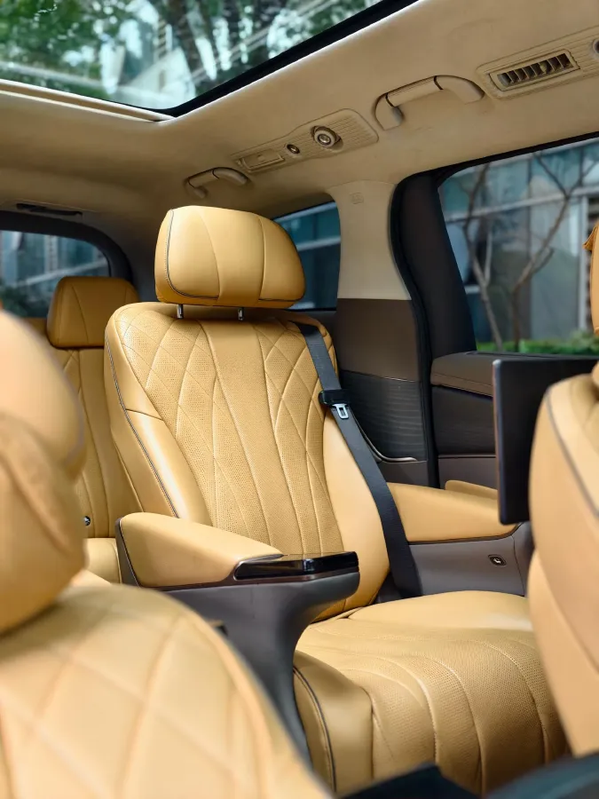 2022 Jaguar XFL 2.0T 250HP L4 8AT,autocango,china used car exporter,china ev exporter,chinese used car exporter,chinese used ev exporter