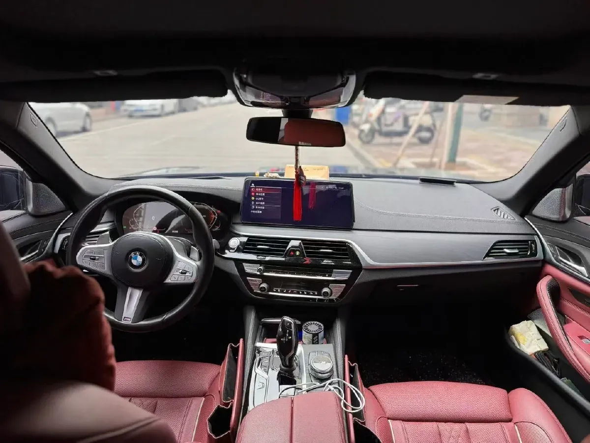 2023 BMW 5 Series 2.0T 245HP L4 8AT,autocango,china used car exporter,china ev exporter,chinese used car exporter,chinese used ev exporter