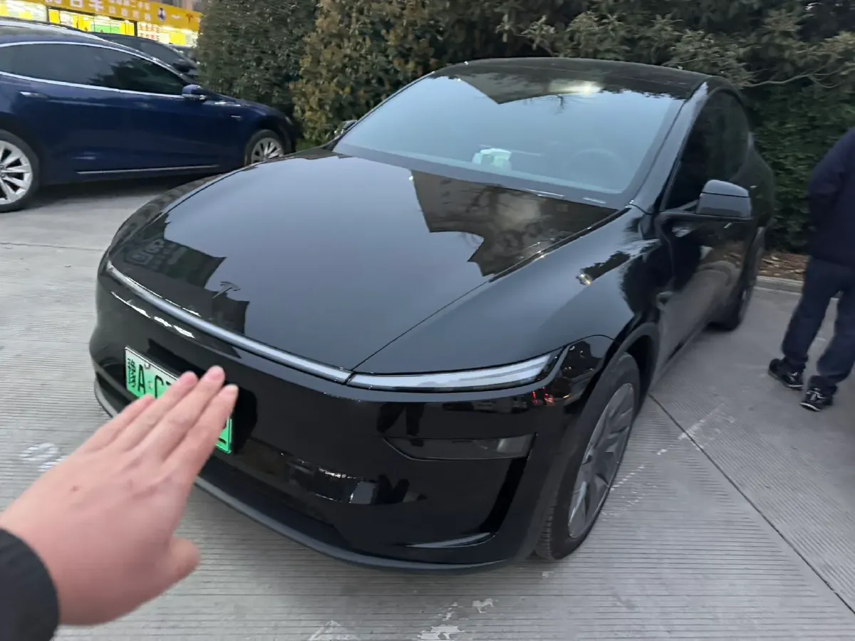 2025 Tesla Model Y L BEV,autocango,china used car exporter,china ev exporter,chinese used car exporter,chinese used ev exporter