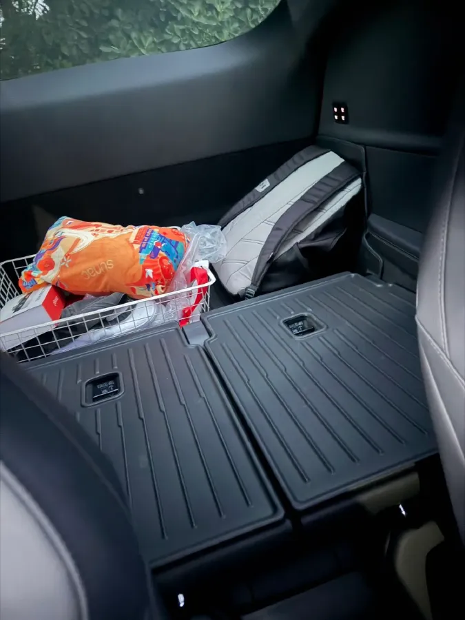 2025 Tesla Model Y L BEV,autocango,china used car exporter,china ev exporter,chinese used car exporter,chinese used ev exporter