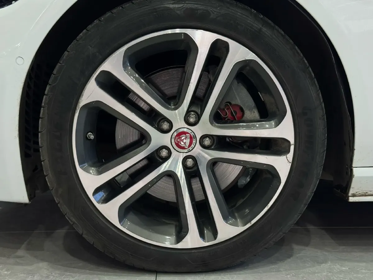 2021 Jaguar XEL 2.0T 200HP L4 8AT,autocango,china used car exporter,china ev exporter,chinese used car exporter,chinese used ev exporter